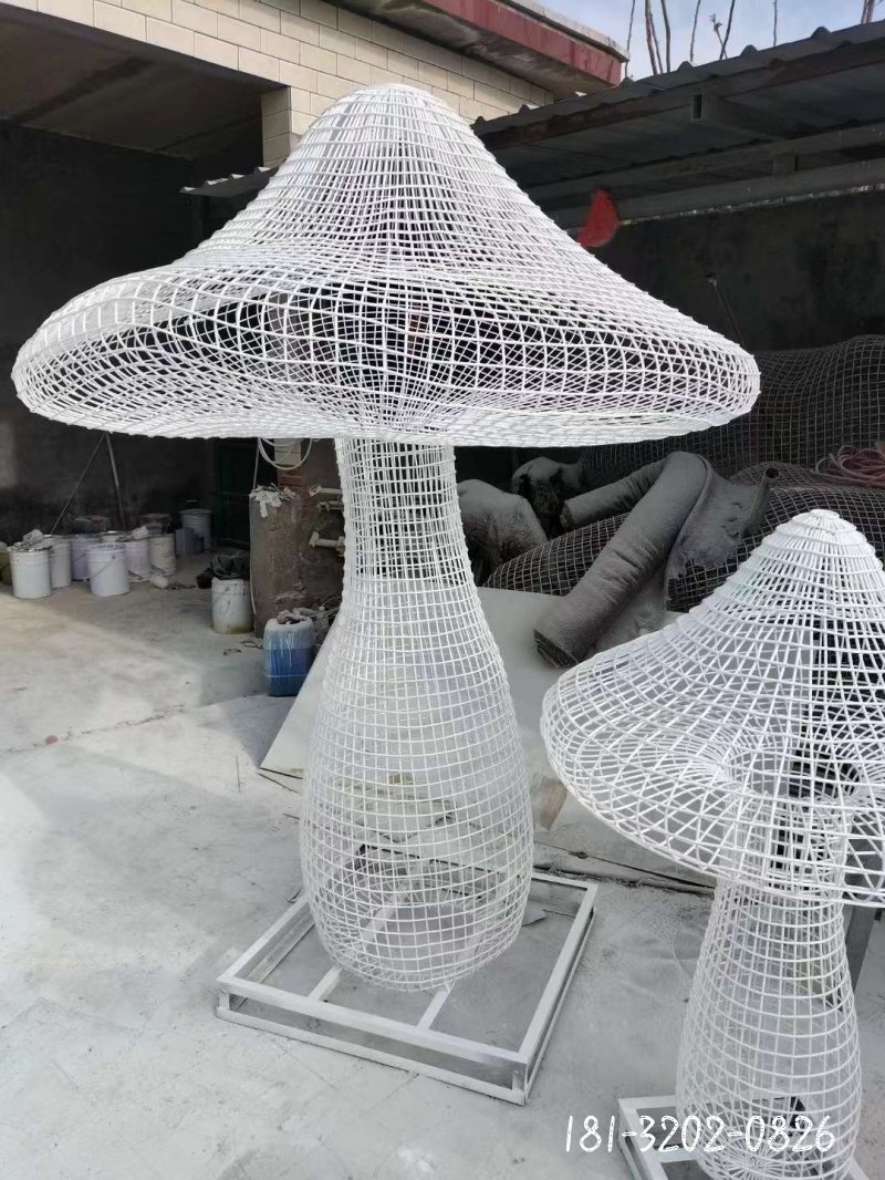 不锈钢镂空蘑菇雕塑