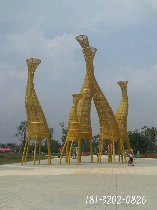 不锈钢抽象长颈鹿 广场景观雕塑