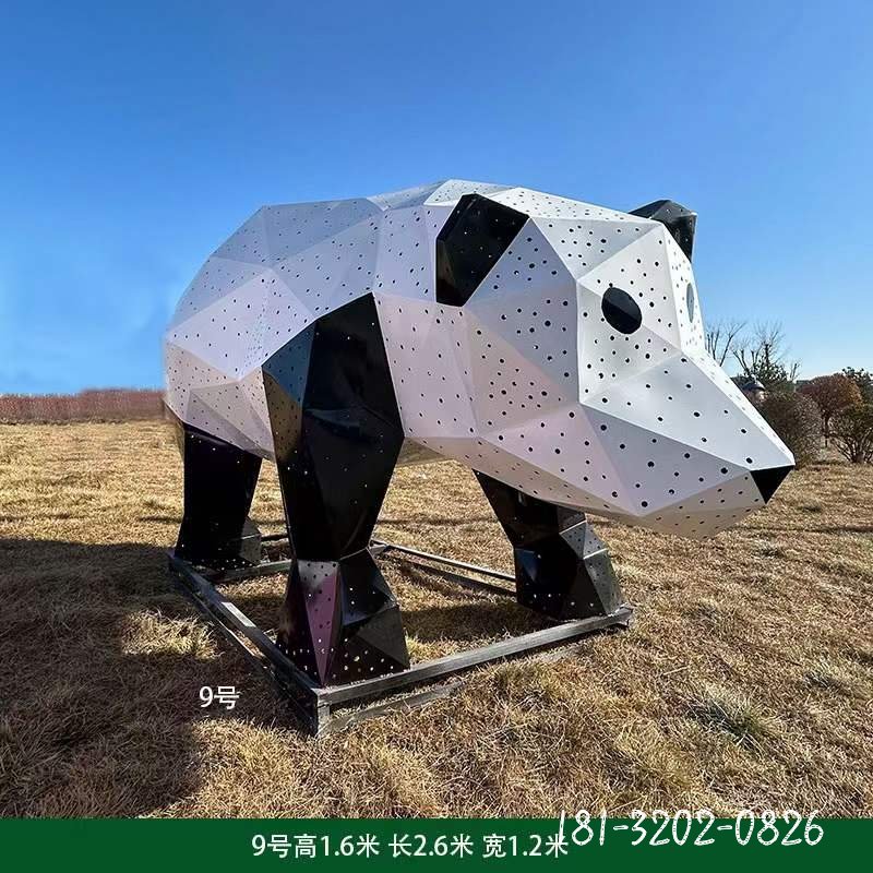 不锈钢几何切面熊猫雕塑