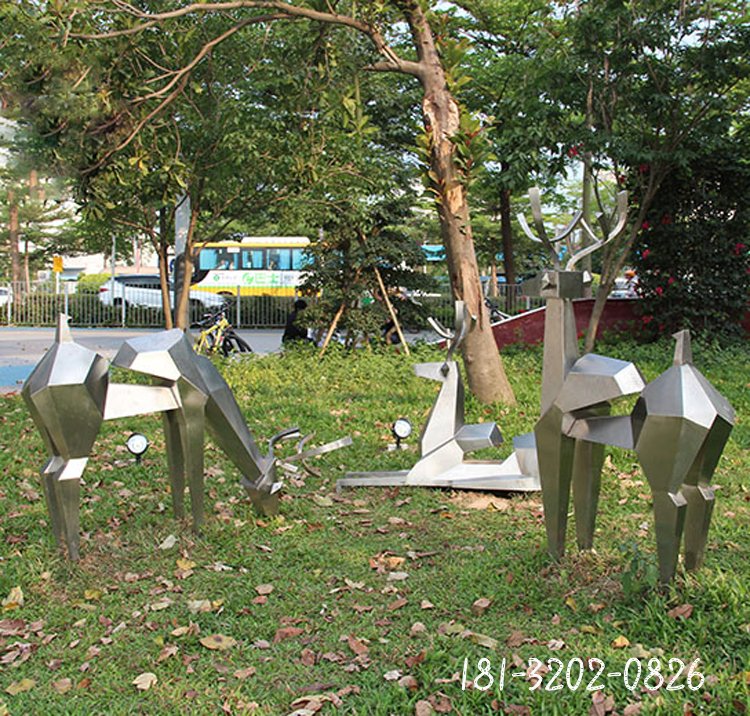 抽象不锈钢几何鹿雕塑 (1)