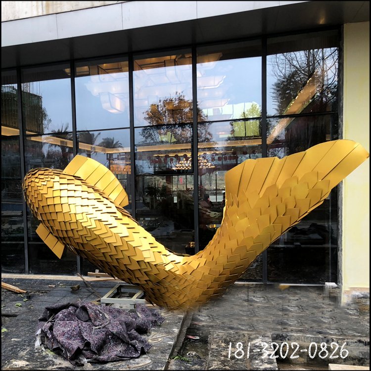 不锈钢金色鲤鱼雕塑