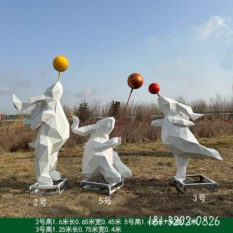 不锈钢切面抽象兔子玩气球雕塑 (1)