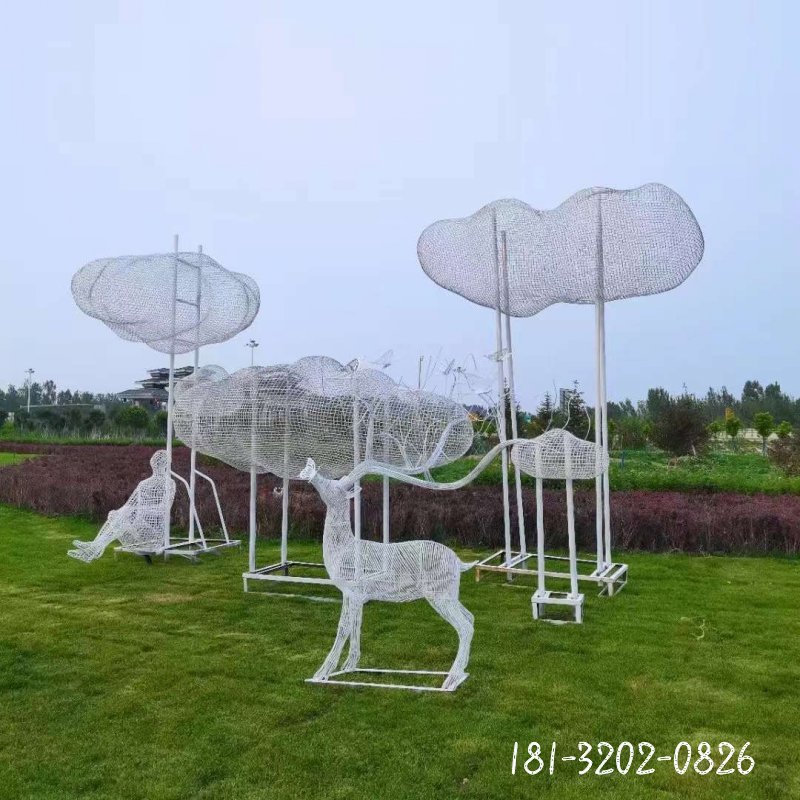 不锈钢镂空云朵鹿雕塑 (2)