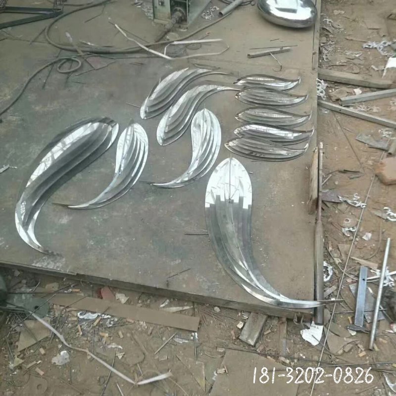 不锈钢抽象鱼雕塑 (4)[1]