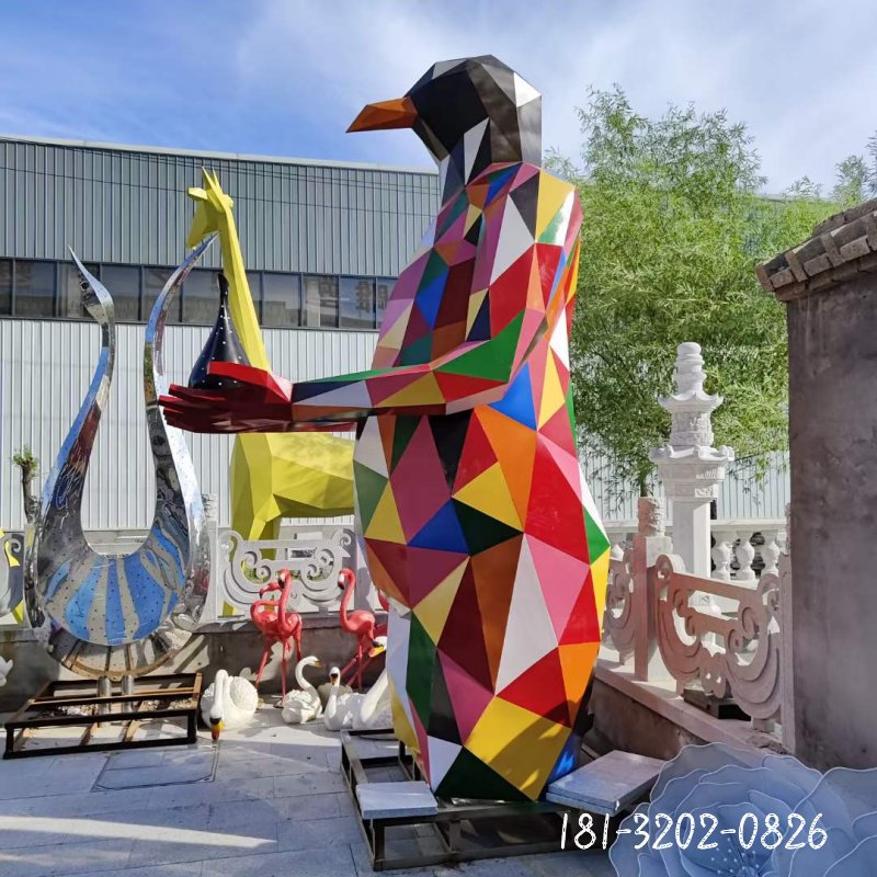 彩色企鹅大型不锈钢切面雕塑 (2)