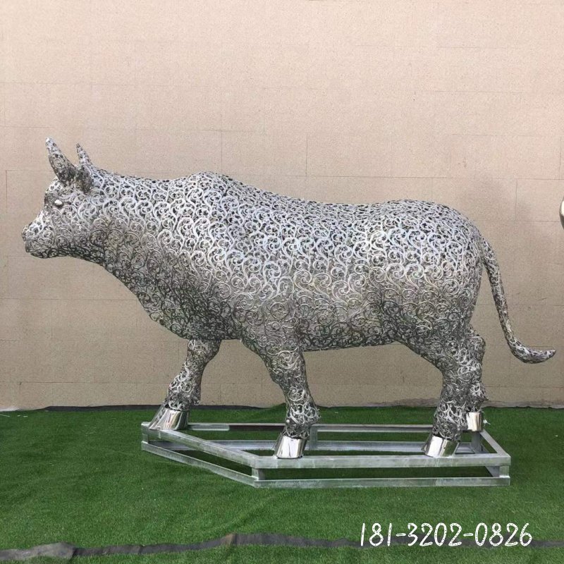 不锈钢镂空牛雕塑