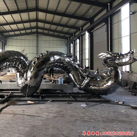 广场中国龙