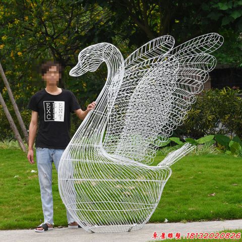 户外镂空天鹅