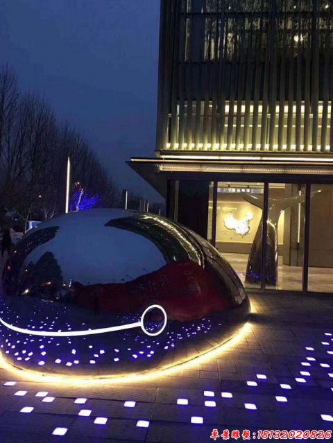 城市抽象鲸鱼造型