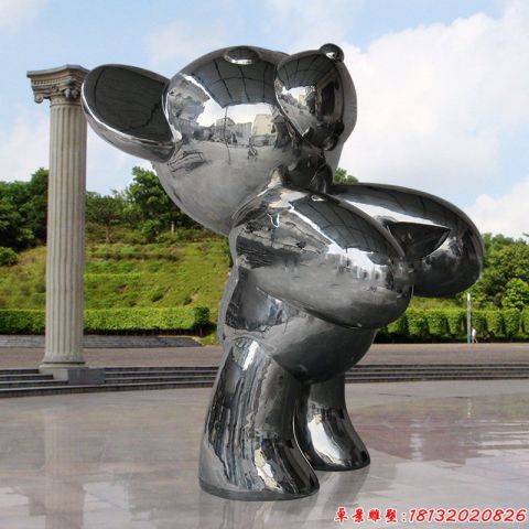 公园镜面卡通熊