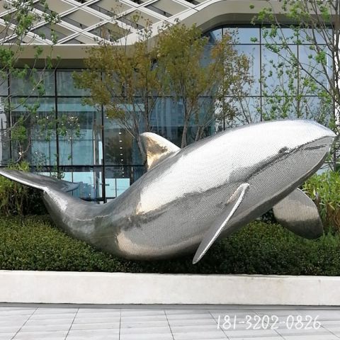 小区仿真鲸鱼