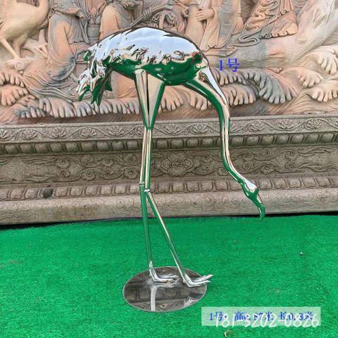 庭院仙鹤动物
